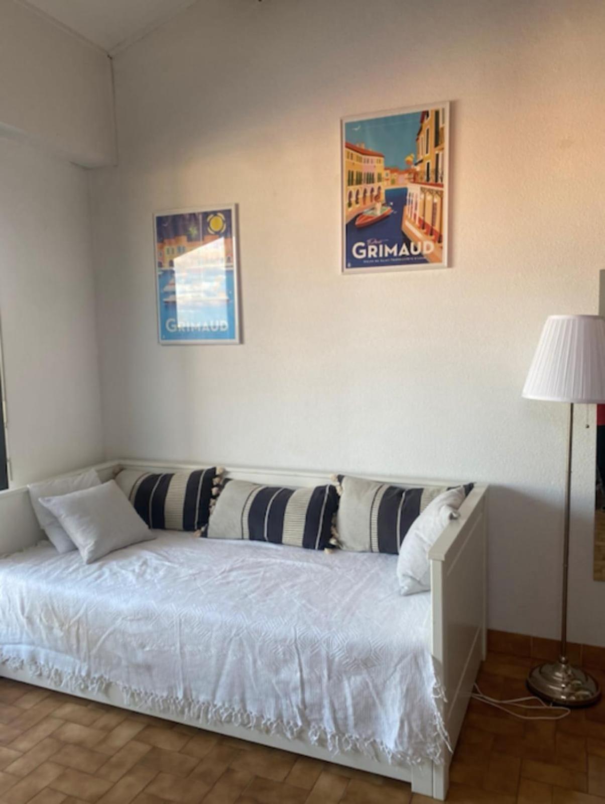 Nice Apt In Front Of The Marina In Grimaud Apartment Екстериор снимка